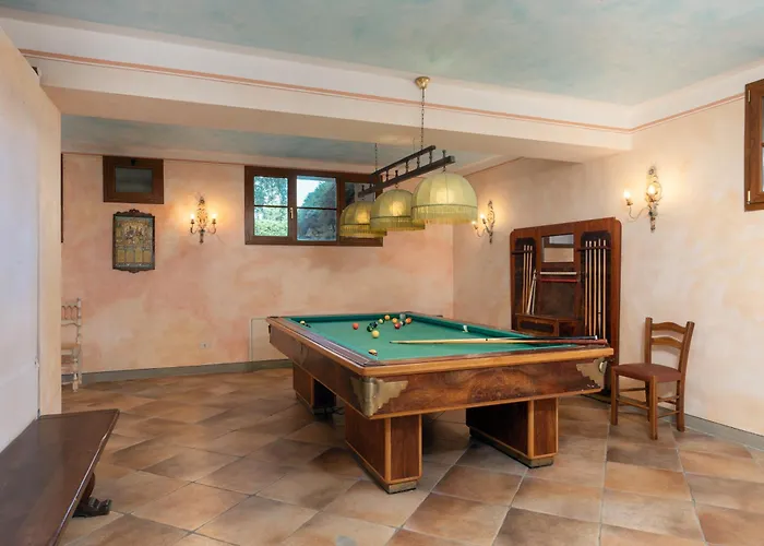 Monte Bottigli Villa *